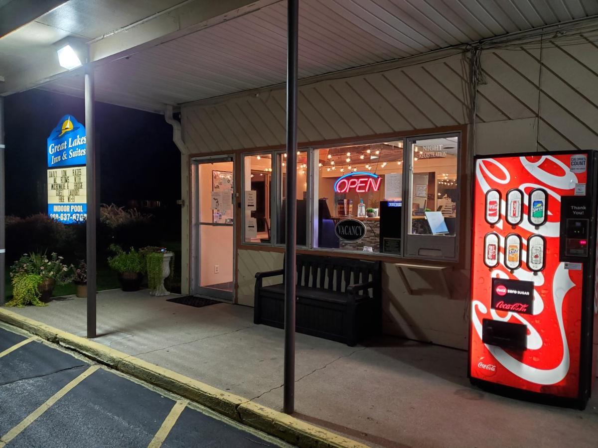 Great Lakes Inn & Suites South Haven Εξωτερικό φωτογραφία