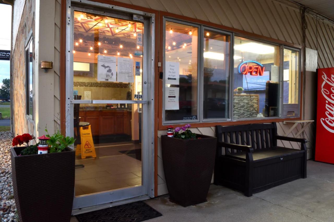 Great Lakes Inn & Suites South Haven Εξωτερικό φωτογραφία