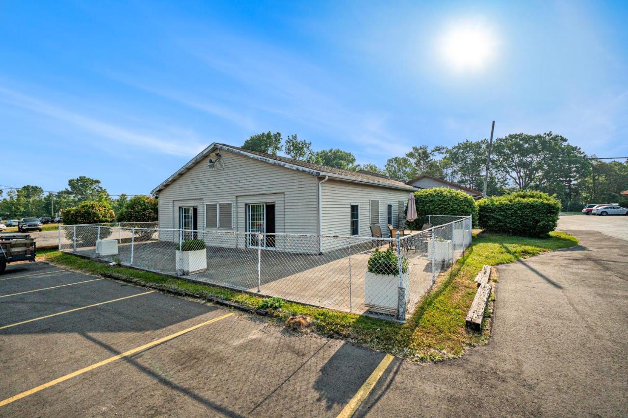 Great Lakes Inn & Suites South Haven Εξωτερικό φωτογραφία